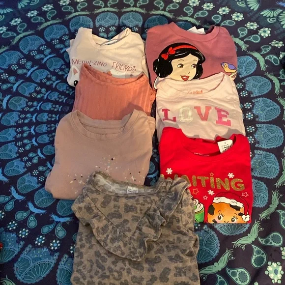 ♥️♥️girls size 4 and 4/5 long sleeve tops - Picture 1 of 8